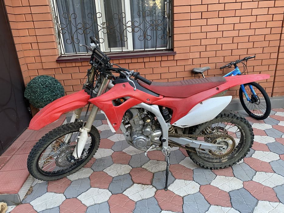 Продам мотоцикл 250куб