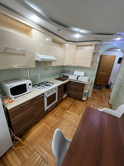 3шка в центре, на Драм театре