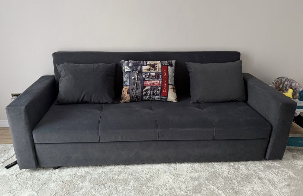 Продаётся синий диван