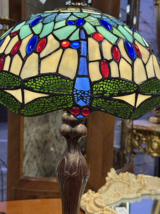 Lampa deosebita stil tiffany cu picior din metal