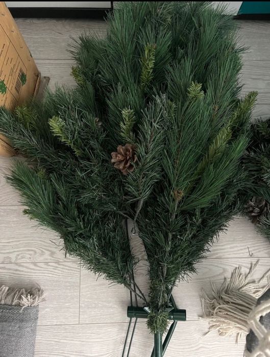Brad artificial cu conuri 180 cm
