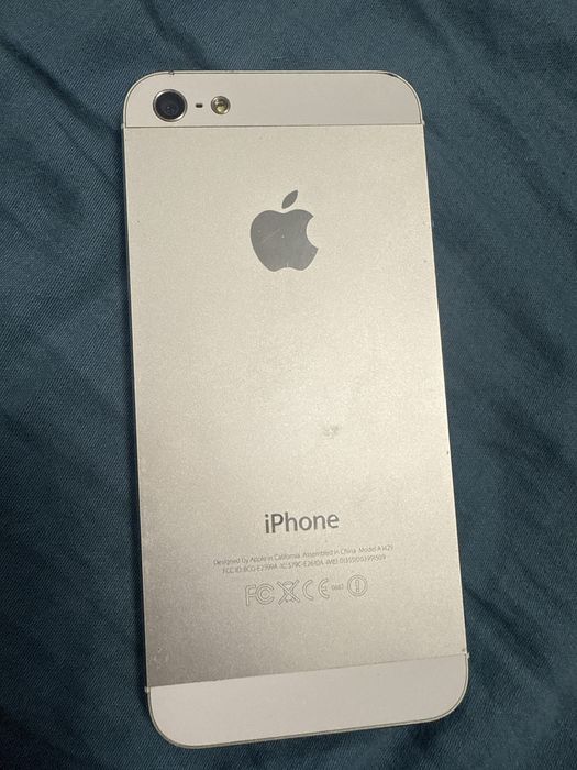 Vand iphone 5,pret 400 ron