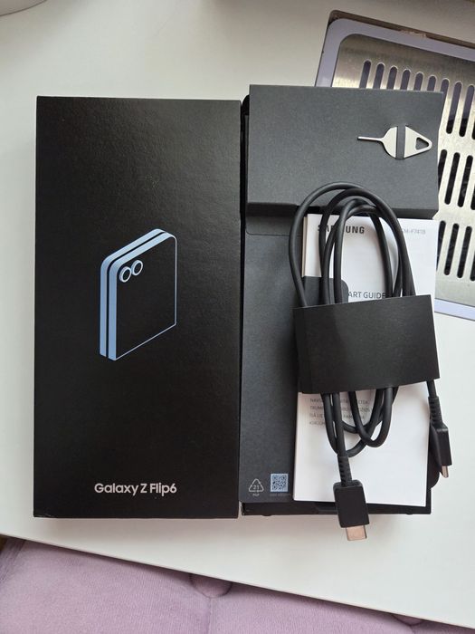 Vand Samsung Z Flip 6