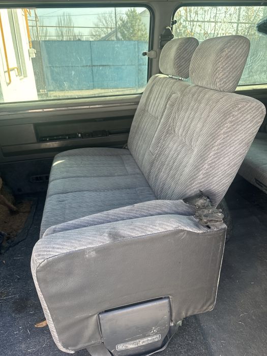 Сиденья на Делику квадрат