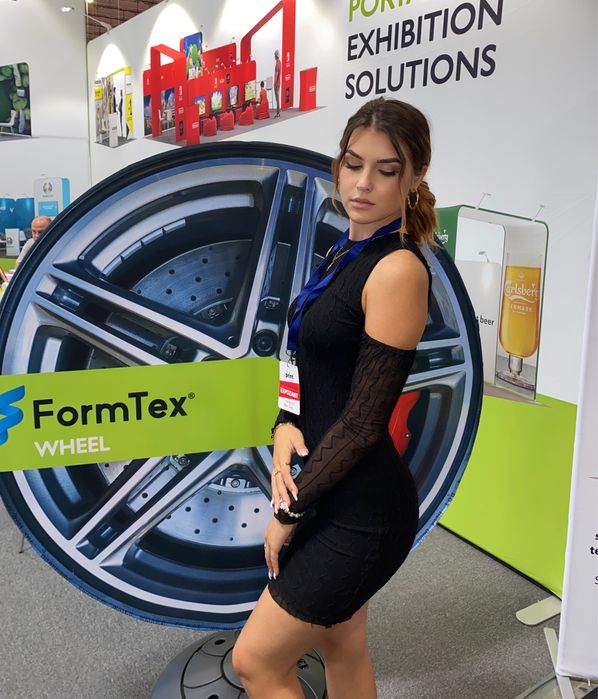 Rochie neagra cu mâneci din dantela