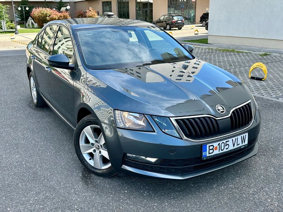 Skoda Octavia / 2020 / Istoric / Front assist / Faruri automate / Carplay