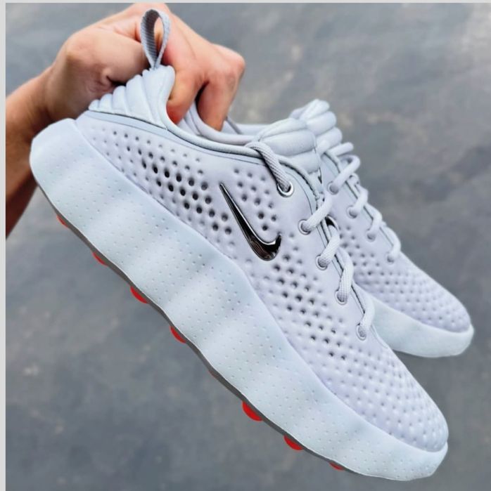 Кроссовки Nike Mind 002