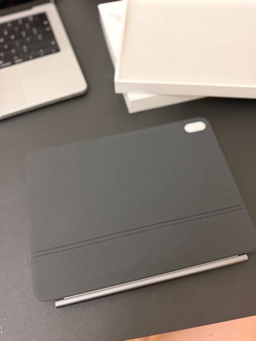 Apple Magic Keyboard iPad 11” – Negru – stare impecabilă, folosită 1 săptămână