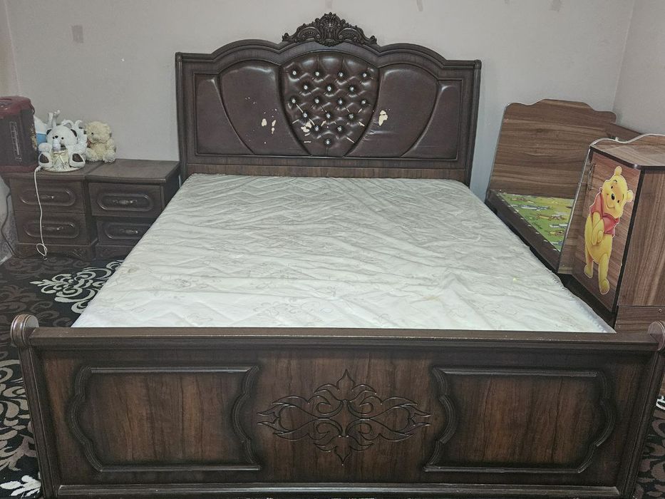 Двухспальная кровать