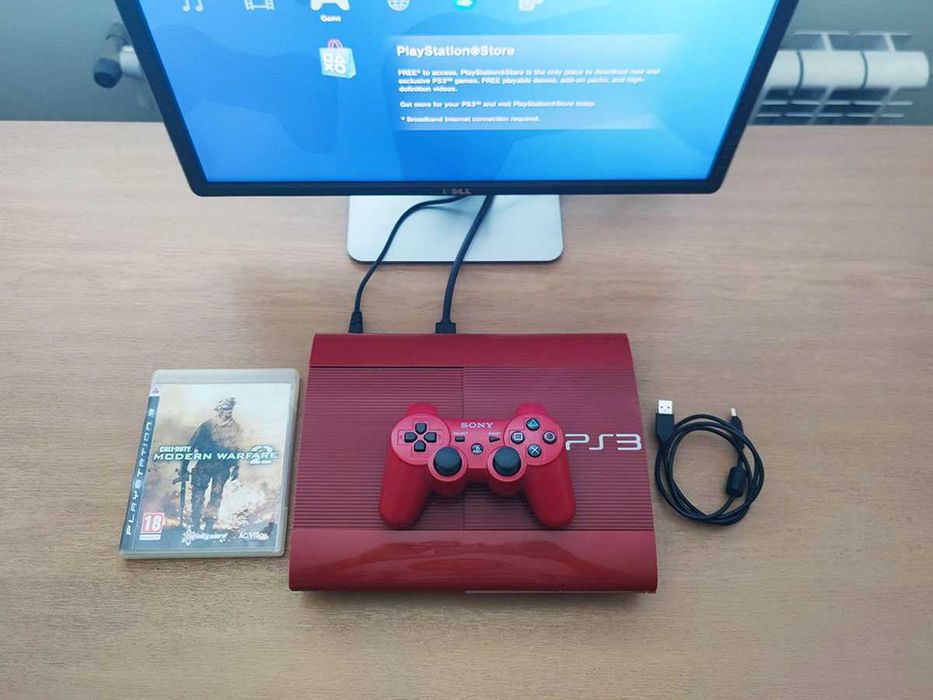 Playstation 3 Super Slim червен, със джойстик, кабели и подарък игра