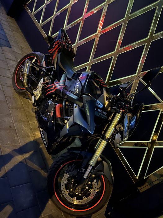 Suzuki GSR 750 - 2015