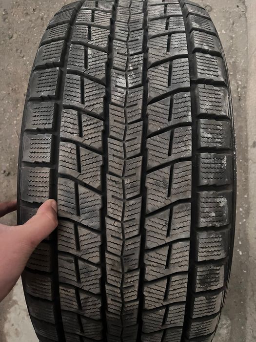 Продаётся покрышки от лексуса 570