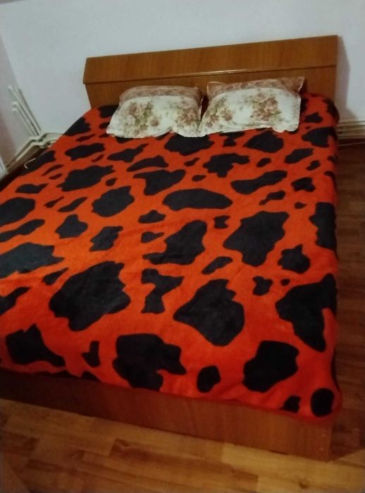 Inchiriez apartament 2 camere la casa