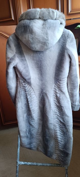 Продам 2 женские шубы