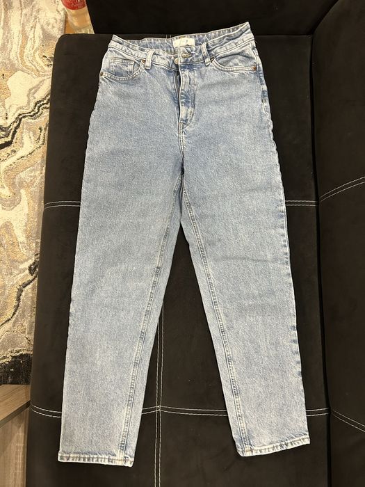 Дамски дънки H&M.