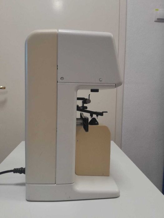 Lensmetru automat TOMEY TL 1000