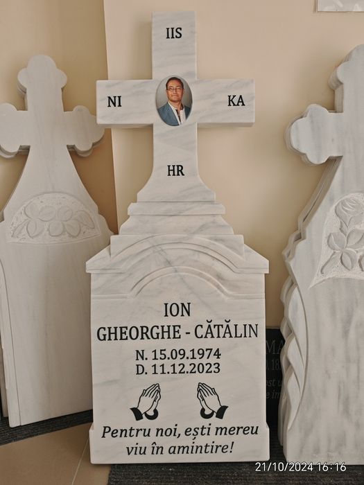 Gravare Monumente funerare - Cruci din marmura