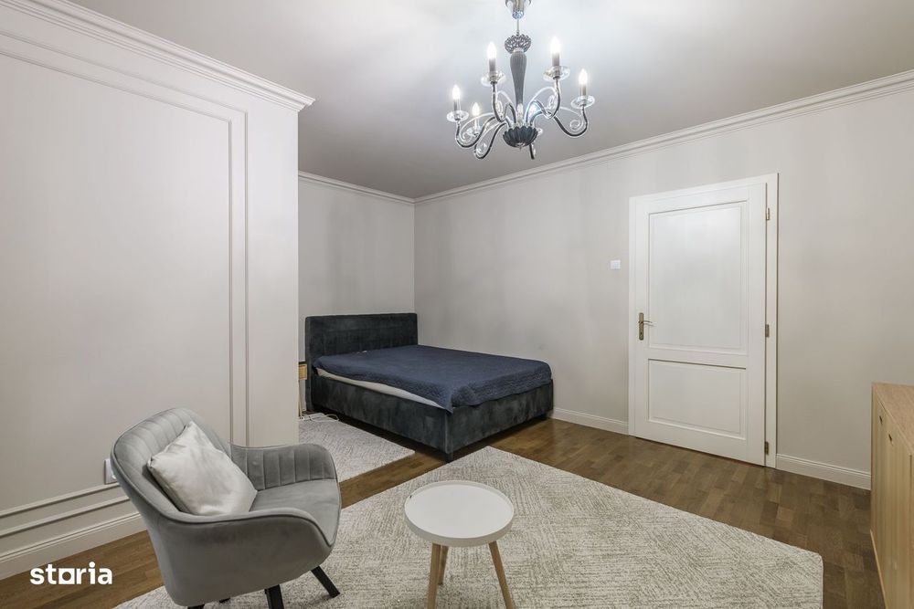 Apartament modern in vila, curte proprie, garaj, Centru