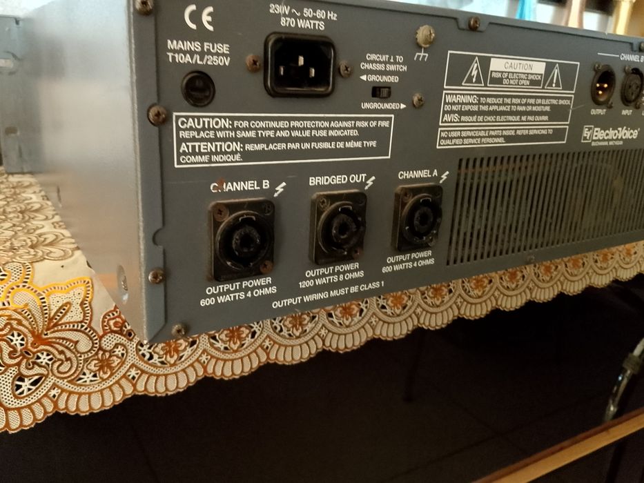 Vând putere amplificator