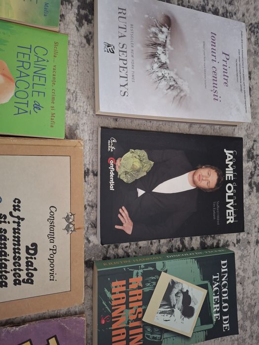 Lot 10 cărți la super pret