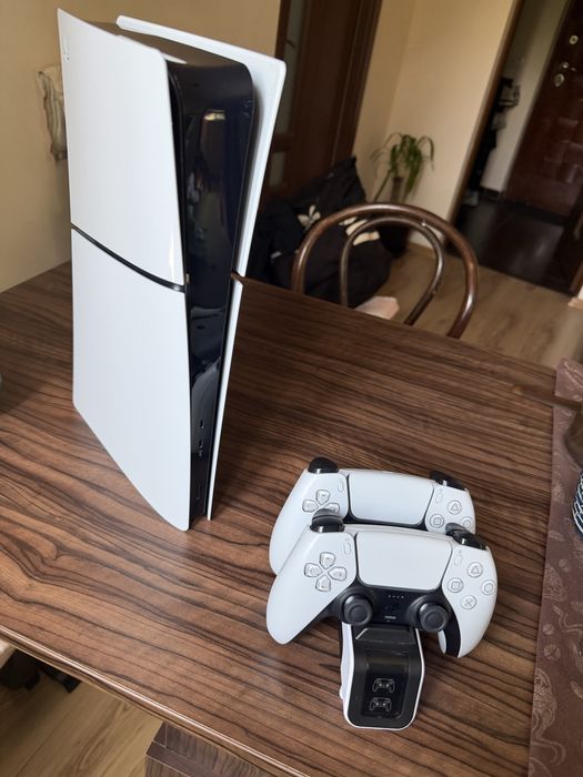 PlayStation 5 | 2 controllers