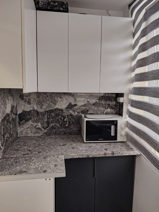 Închiriez apartament cu 2 camere în zona centrala