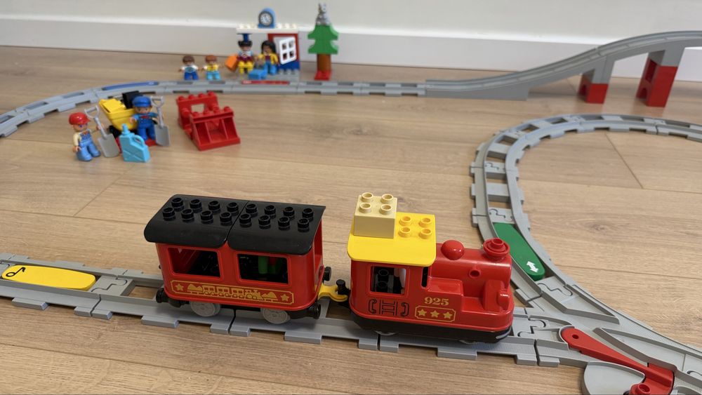 Поезд  оригинальный LEGO DUPLO