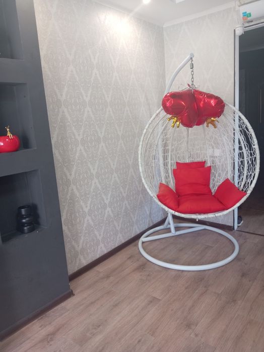 Продам красивую качелю