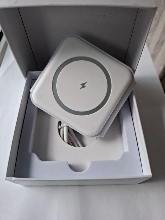 Incarcator wireless 3 in 1 smartwatch, airpods