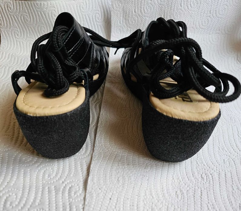 Sandale de dama elegante din piete naturala