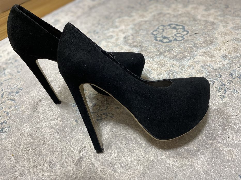 Продается туфли замшевая