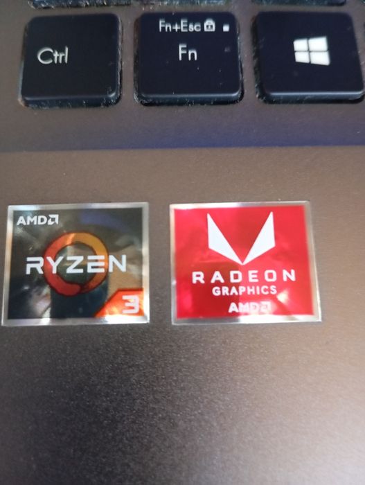Laptop asus VivoBook RYZEN