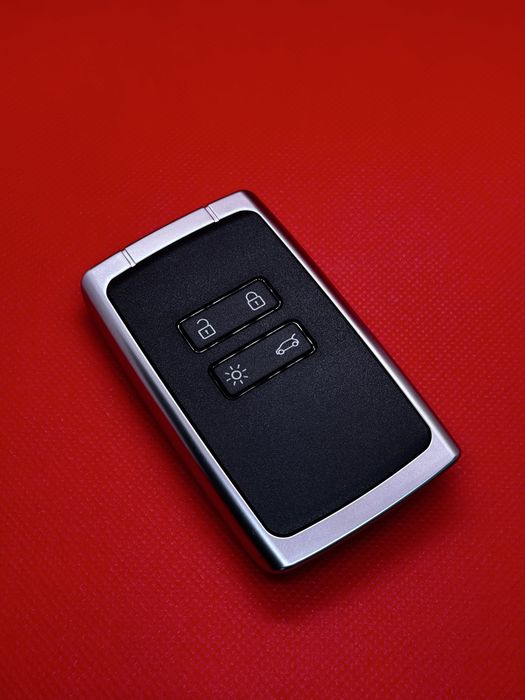 Copiere și programare cartele Renault 4 butoane – rapid, sigur