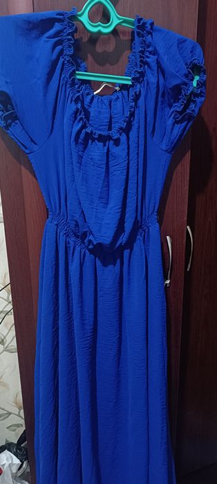 Продаю женские платья