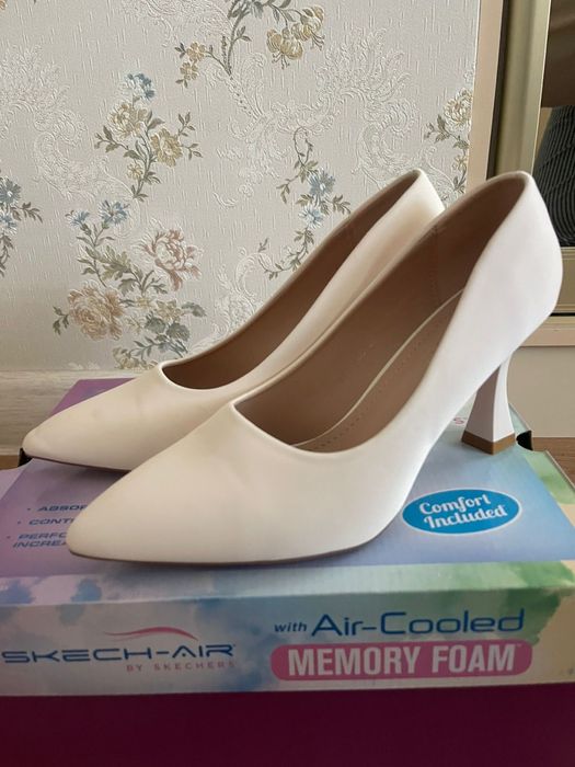 Туфли молочного цвета