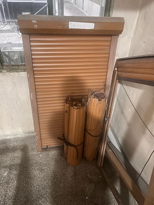 Rulou exterior pentru geam