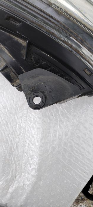 Продавам ляв фар за Hyundai i20