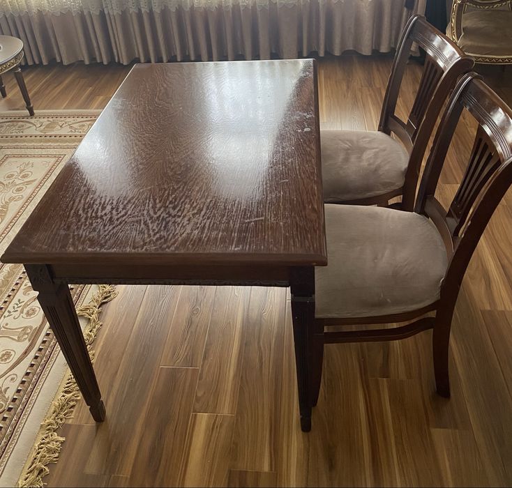 Stol va stullar: 1 stol, 4 stul, o‘lchami 120х80