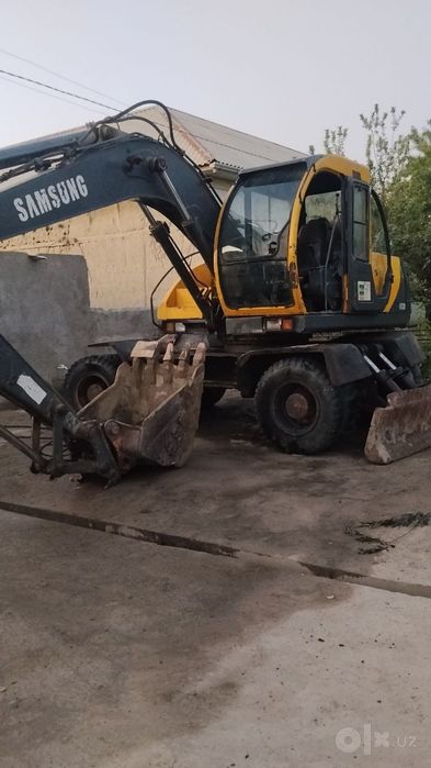 Samsung 132 ekskavator xolati ideal ishlab turgan tehnika