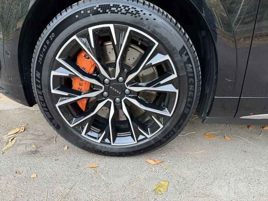 Zeekr 7x awd полноприводный brembo 705км