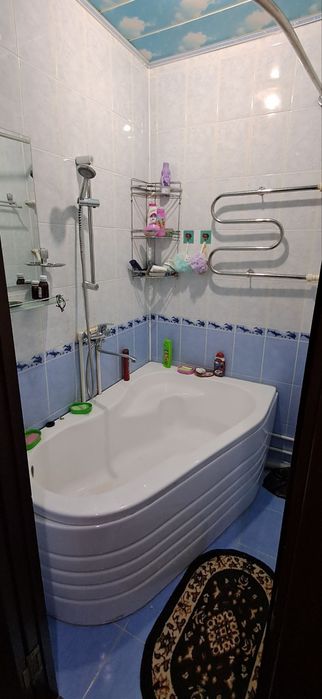 Srochni 2 xonali uy sotiladi, sergeli 7 da, 3- 4- bekatga yaqin