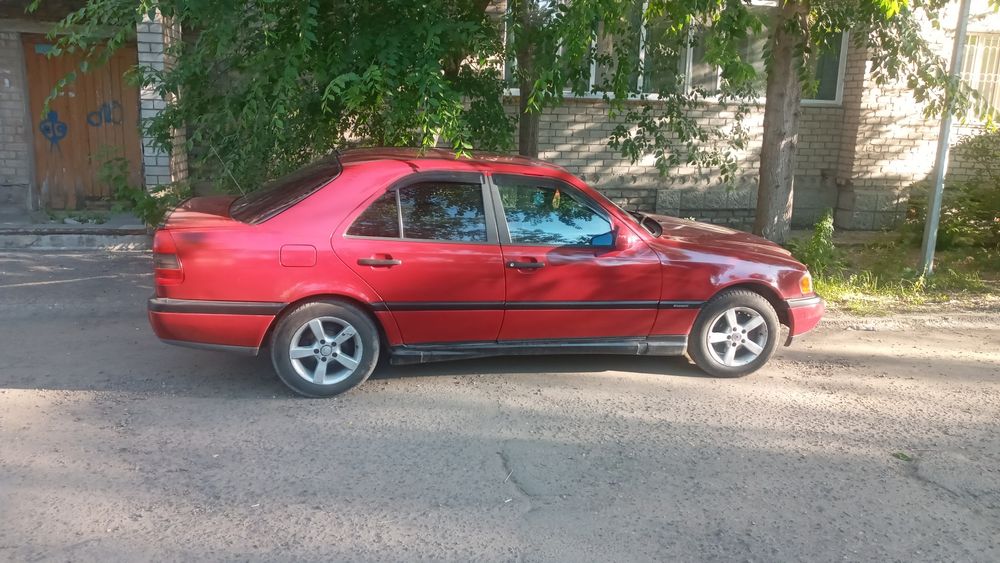 Продам срочно двигатель 111