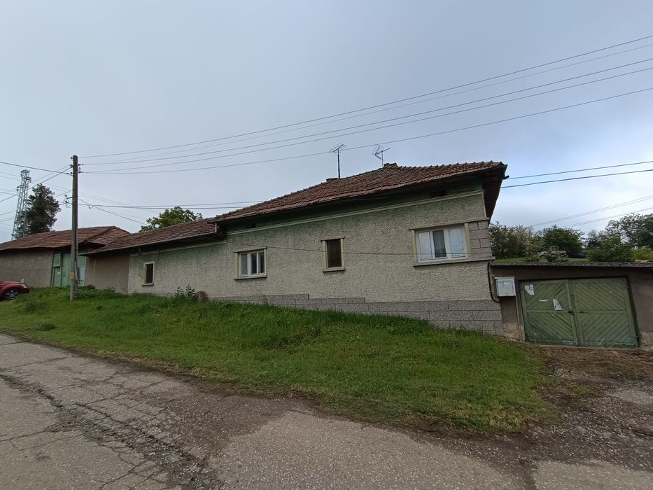 Продава се Къща в с. Босилковци, Област Русе - 240 кв.м за 74 €/кв.м - Снимка #1