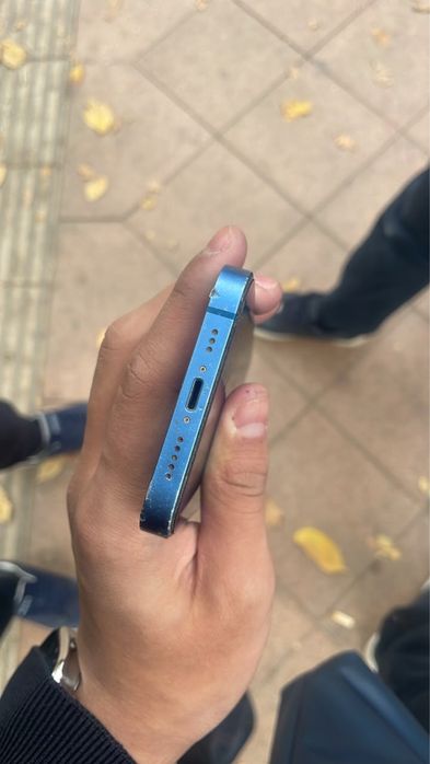 Продам iPhone 13 128 gb без ремонта