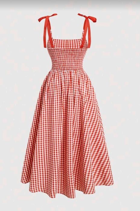 Летний сарафан в клетку.