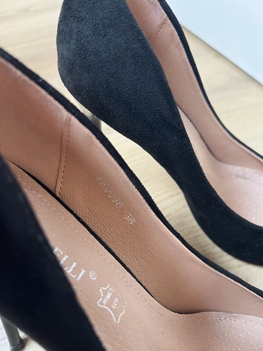 Дамски обувки на висок ток