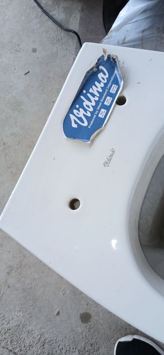 Тоалетна чиния нова