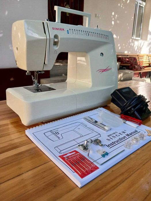 Singer Saturn 3825(USA). Год гарантии/Металл/Комплект.