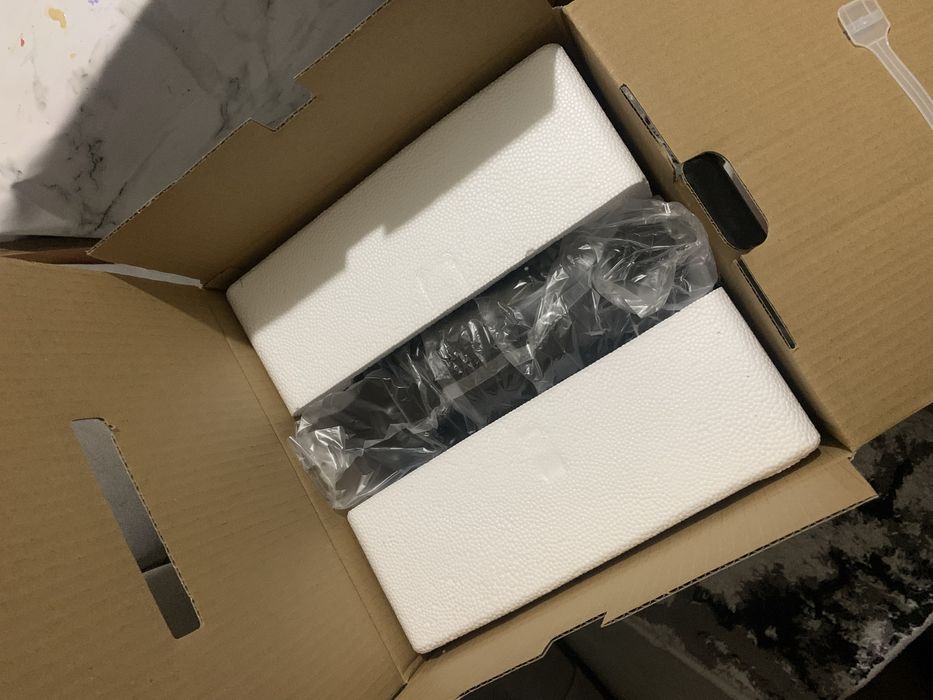 мультиварка для блюд , новое каробка документ все есть