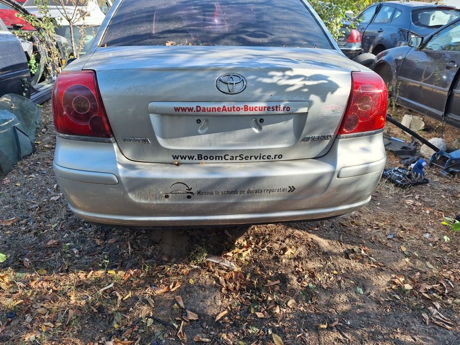 Dezmembrari Toyota Avensis 1.8 benzina sedane an 2004